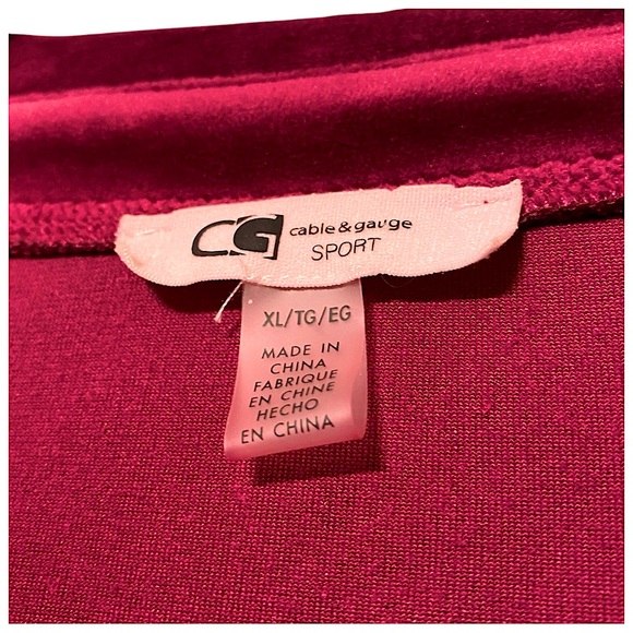 Cable & Gauge Magenta Velvet Button-Up - Picture 4 of 8